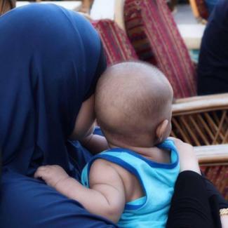 Muslimsk mor og baby